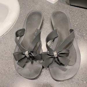 Guess flip flops
